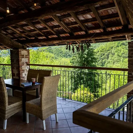 B&B IDUEVAGAMONDI immerso nel bosco tra le MONTAGNE con area benessere come EXTRA-2